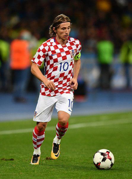 詹姆斯1297场连续得分上双纪录终结 湖人绝杀猛龙