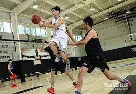 惨败东部鱼腩 当家球星受伤倒下